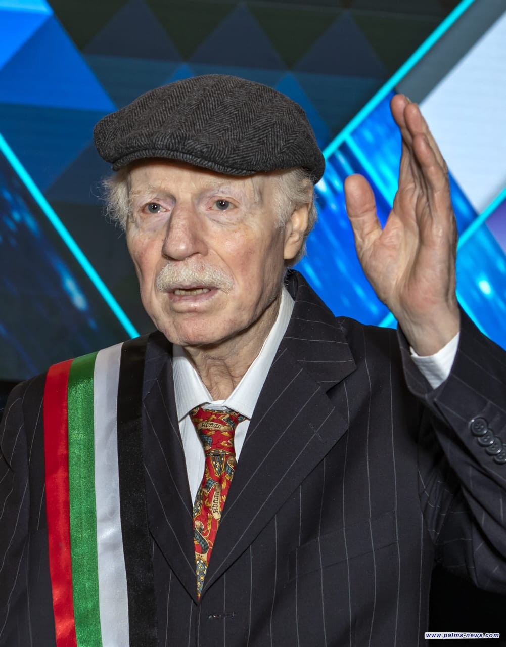 الموت يغيبُ الشاعر اللبناني إلياس لحود عن 83 عاماً